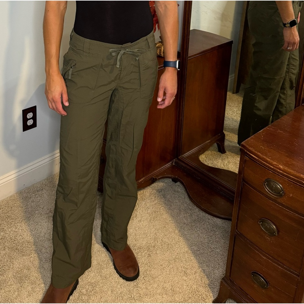 Size 4 North Face dark green Cargo pants